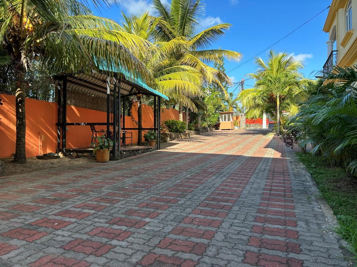Paradise Hill Grand Baie Bagian luar foto